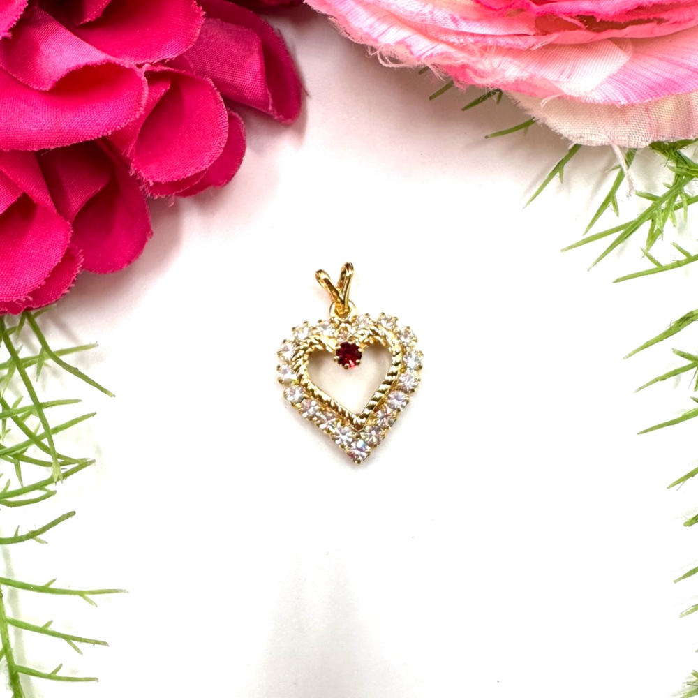 NEW⚜️VINTAGE STYLE Crystal Heart Charm